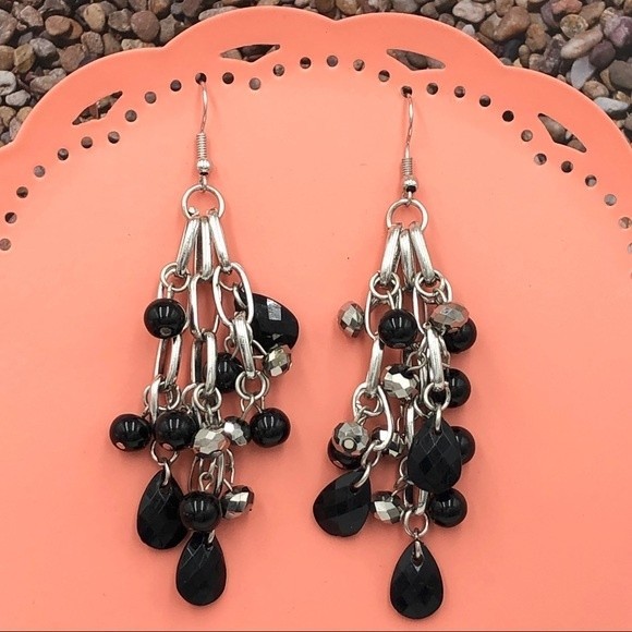 🌼 Chain & Bead Cluster Dangle Earrings - Picture 1 of 3